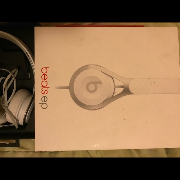 Beats by Dre - Picture 8 of 8